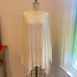 🌟One size white rayon poncho top🌟